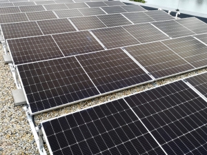 Hliníková konstrukce pro fotovoltaiku rovná střecha
